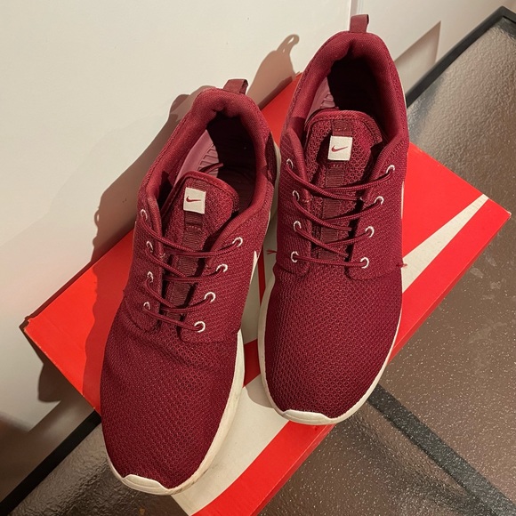 Nike Roshe (Size 11) - Picture 4 of 5